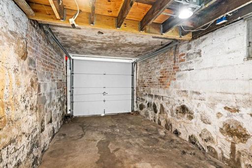 2711 E 8th Street, Duluth, MN 55812