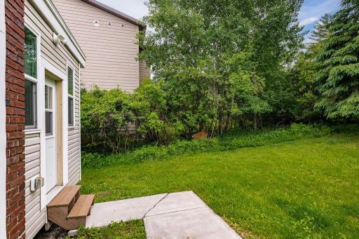 2711 E 8th Street, Duluth, MN 55812