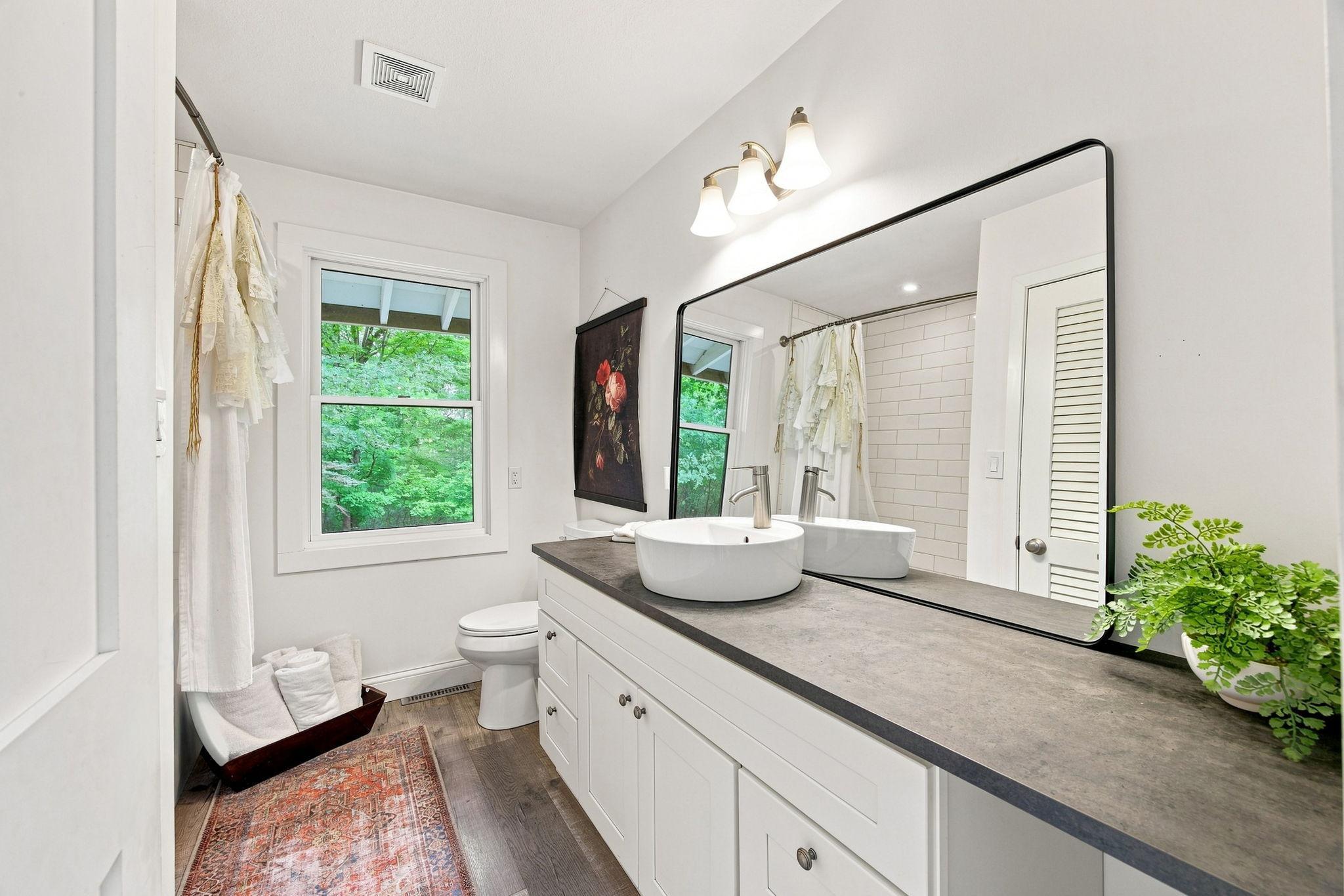 Upper Full Bath