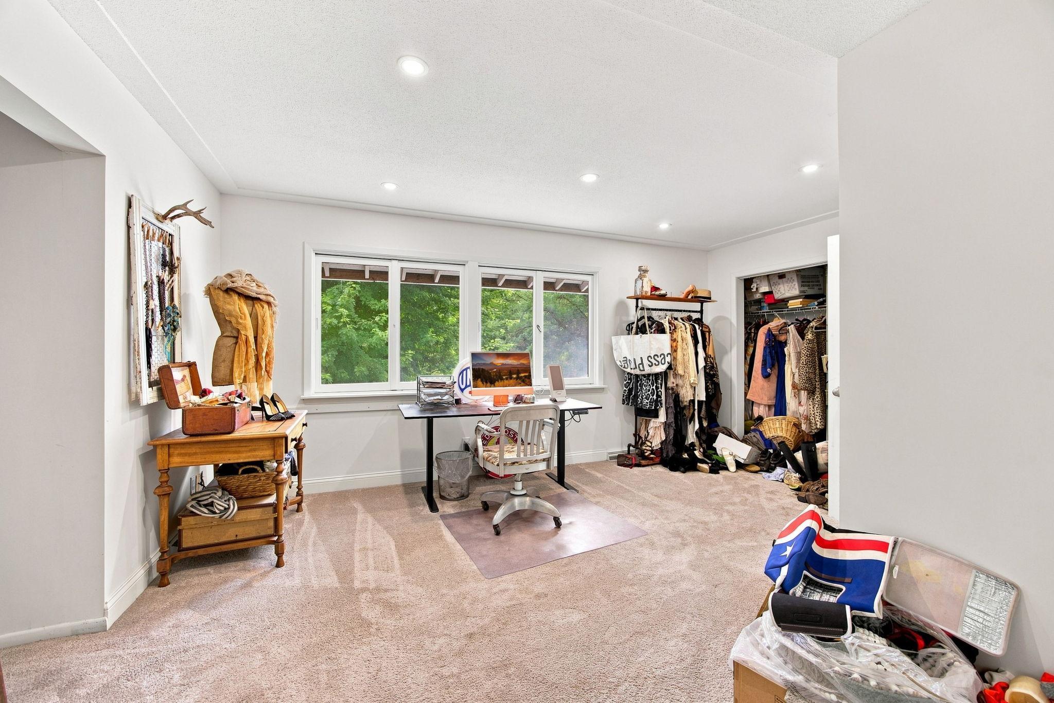 Potential for luxury closet or Nursery