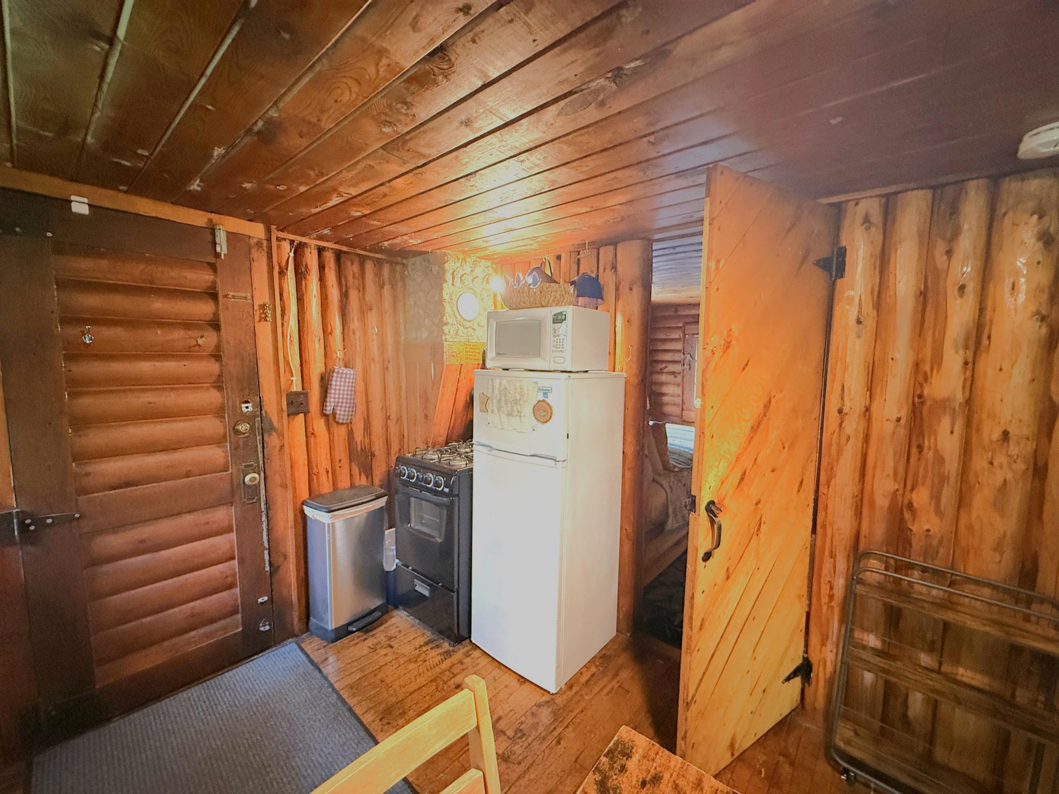 5209 Kitchen Interior 3.JPG