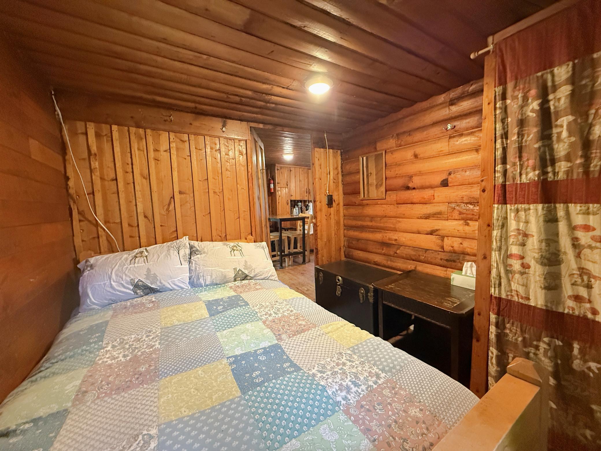 5209 Bedroom 2 2.JPG