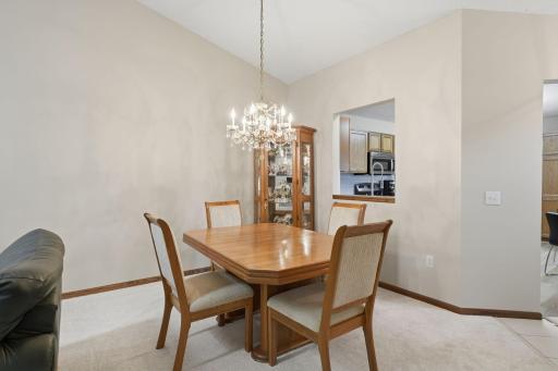 762 Lake Ridge Drive, Woodbury, MN 55129