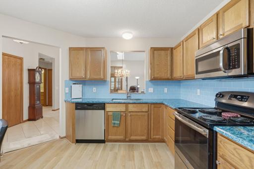 762 Lake Ridge Drive, Woodbury, MN 55129