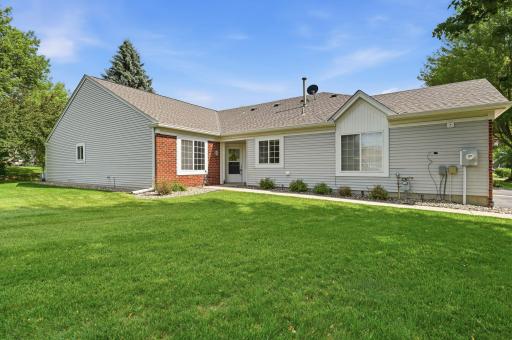 Snow & mow via HOA! All the conveniences of home!