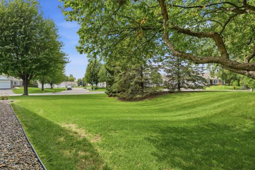 762 Lake Ridge Drive, Woodbury, MN 55129
