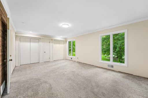 23 Evergreen Road, North Oaks, MN 55127