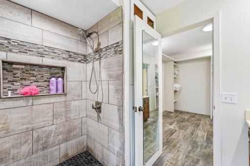 23 Evergreen Road, North Oaks, MN 55127