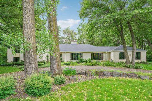 23 Evergreen Road, North Oaks, MN 55127