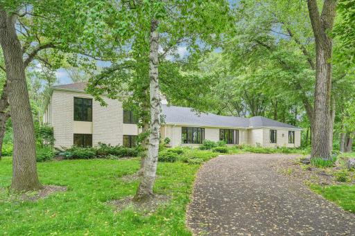 23 Evergreen Road, North Oaks, MN 55127