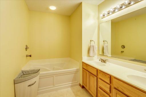 906 Village Parkway, Circle Pines, MN 55014