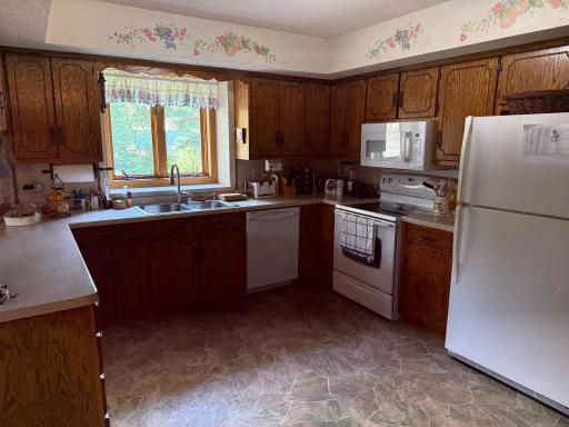 1288 Rolling Oaks Lane NW, Hutchinson, MN 55350