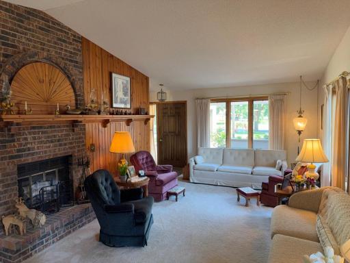 1288 Rolling Oaks Lane NW, Hutchinson, MN 55350