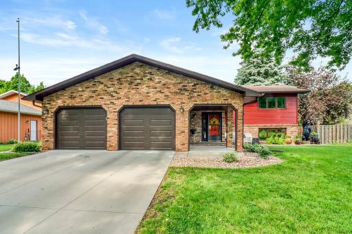 3907 3rd Street S, Moorhead, MN 56560