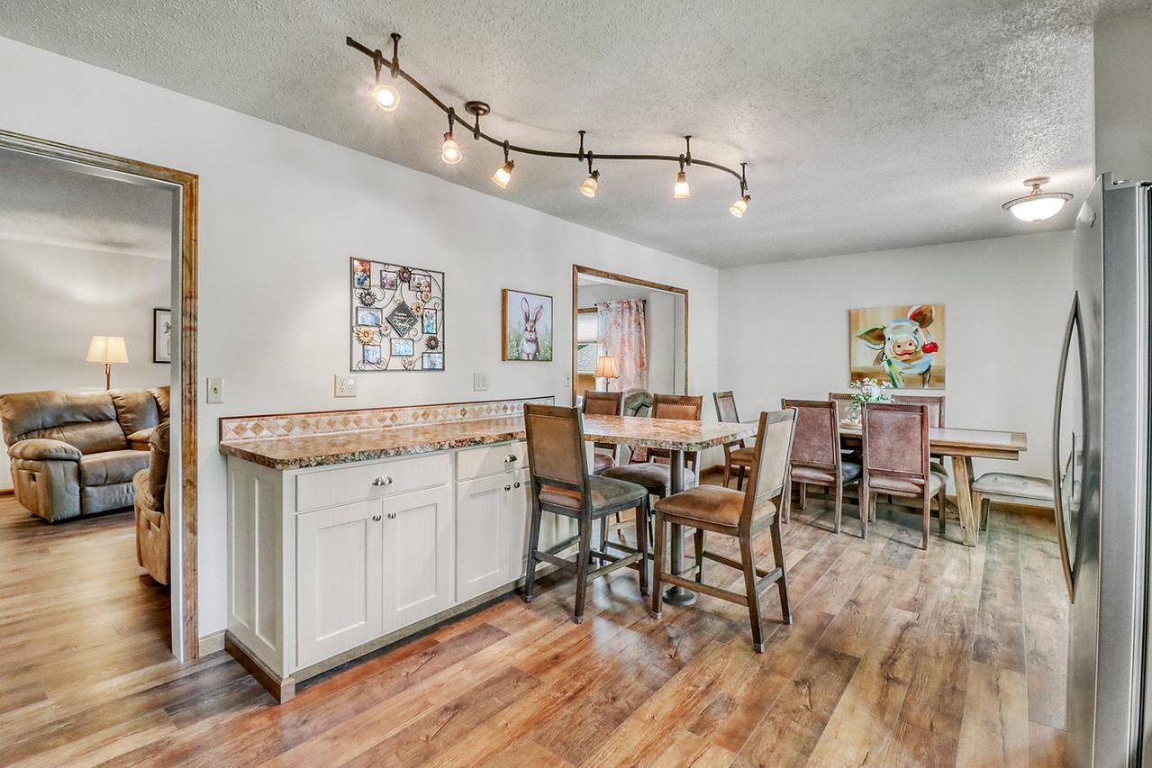 Kitchen1_6-1280.JPG
