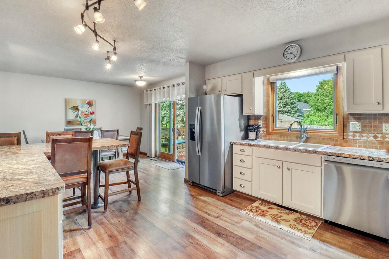 Kitchen1_5-1280.JPG