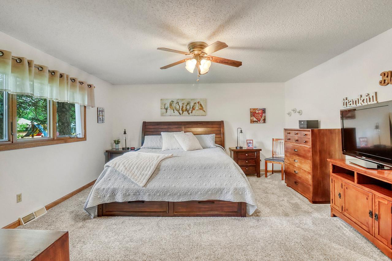 Primary Bedroom1_2-1280.JPG