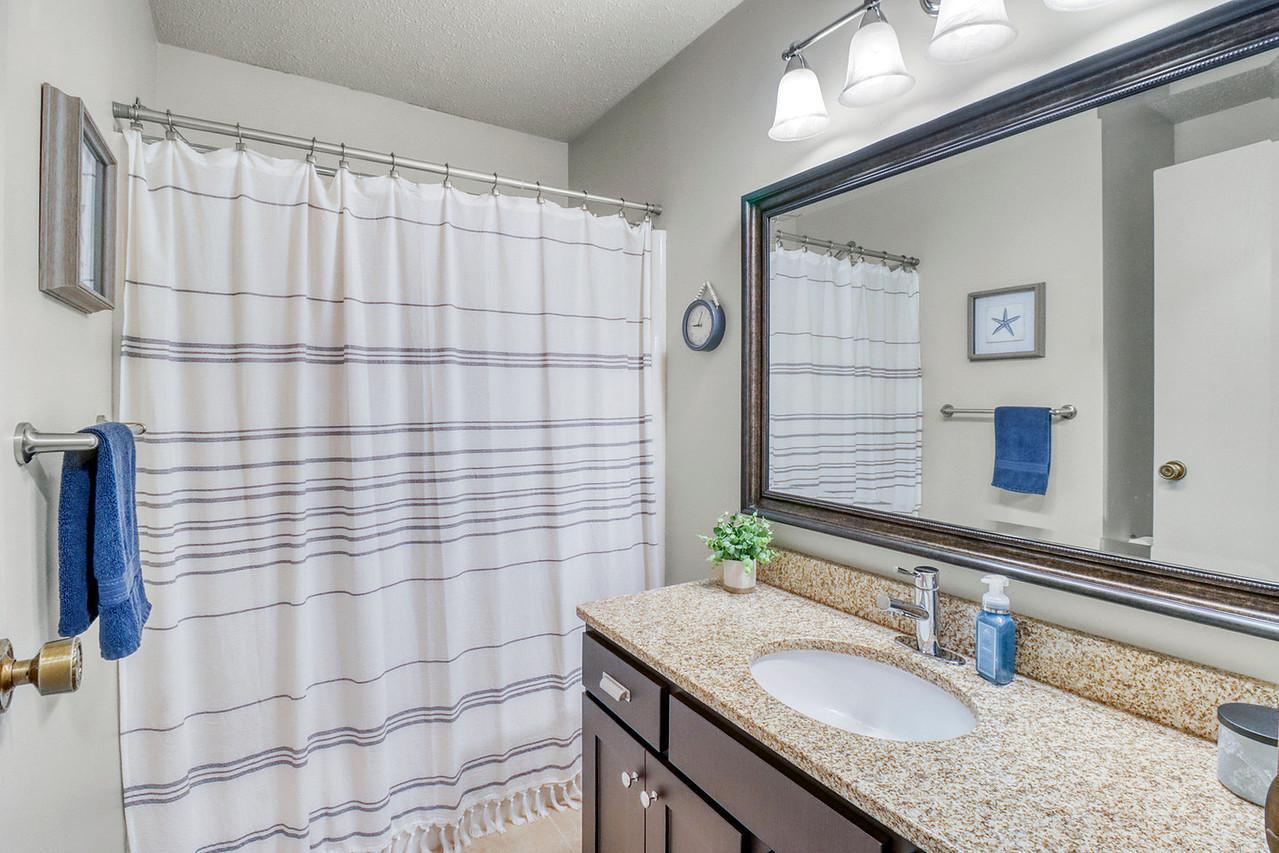 Bathroom1_1-1280.JPG