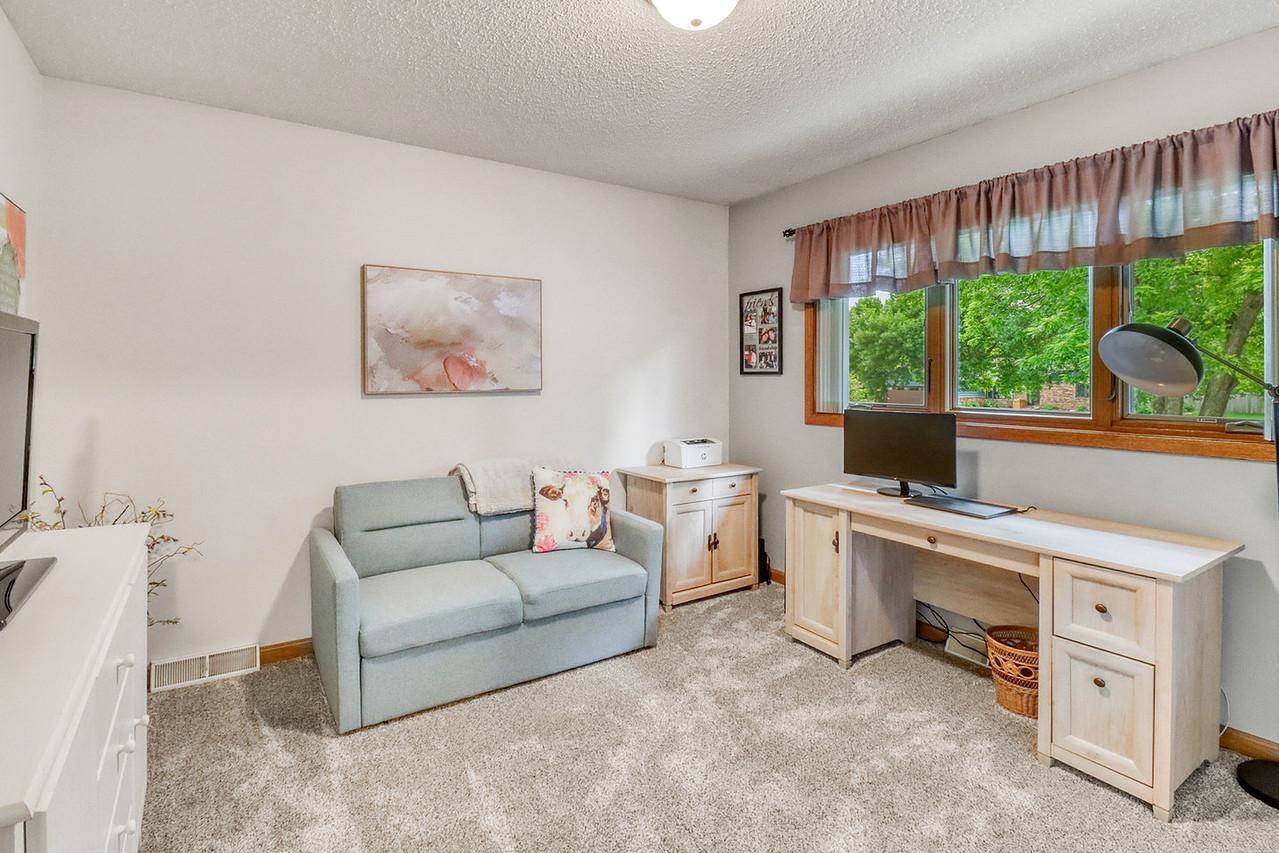 Bedroom1_1-1280.JPG