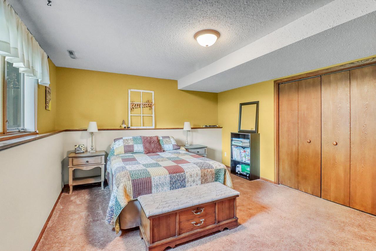 Basement Bedroom2_2-1280.JPG