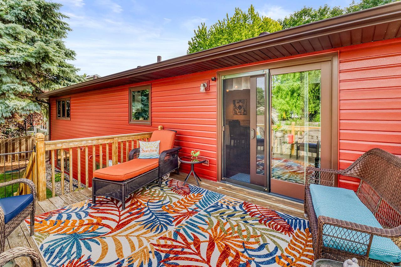 Backyard_Deck1_2-1280.JPG