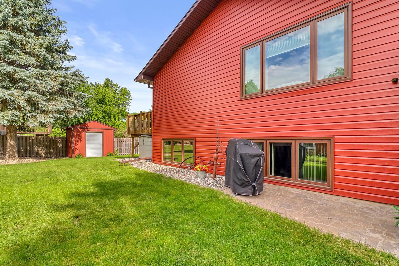 Backyard1_5-1280.JPG