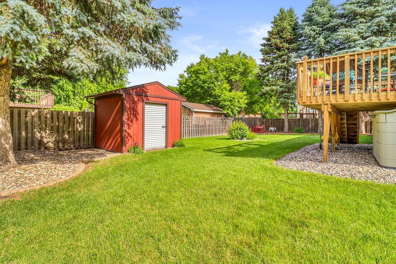 Backyard1_0-1280.JPG