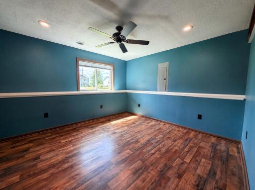 1207 Mulberry Avenue NE, Montgomery, MN 56069