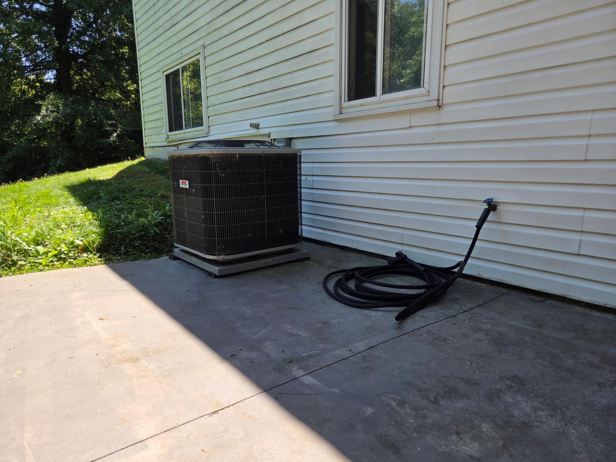 Brand new AC in 2023 - new furnace 2023 also!