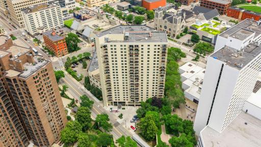 8-web-or-mls-1225 La Salle Ave #1502-198.jpg