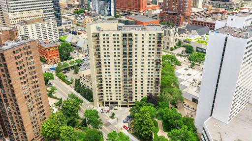 6-web-or-mls-1225 La Salle Ave #1502-201.jpg