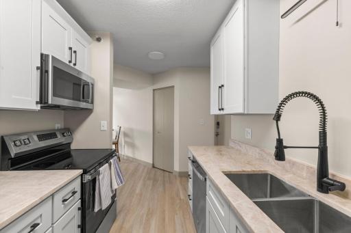 1225 Lasalle Avenue, 1502, Minneapolis, MN 55403