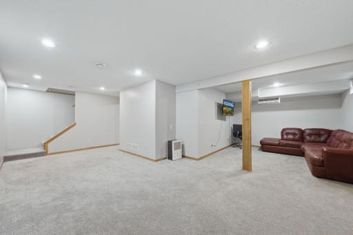 9643 Polaris Lane N, Maple Grove, MN 55369