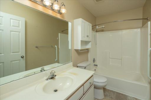 3211 Northern Valley Drive NE, Rochester, MN 55906
