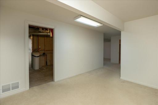 3211 Northern Valley Drive NE, Rochester, MN 55906