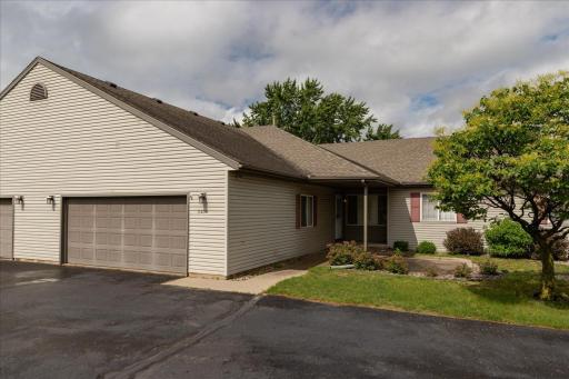 3211 Northern Valley Drive NE, Rochester, MN 55906