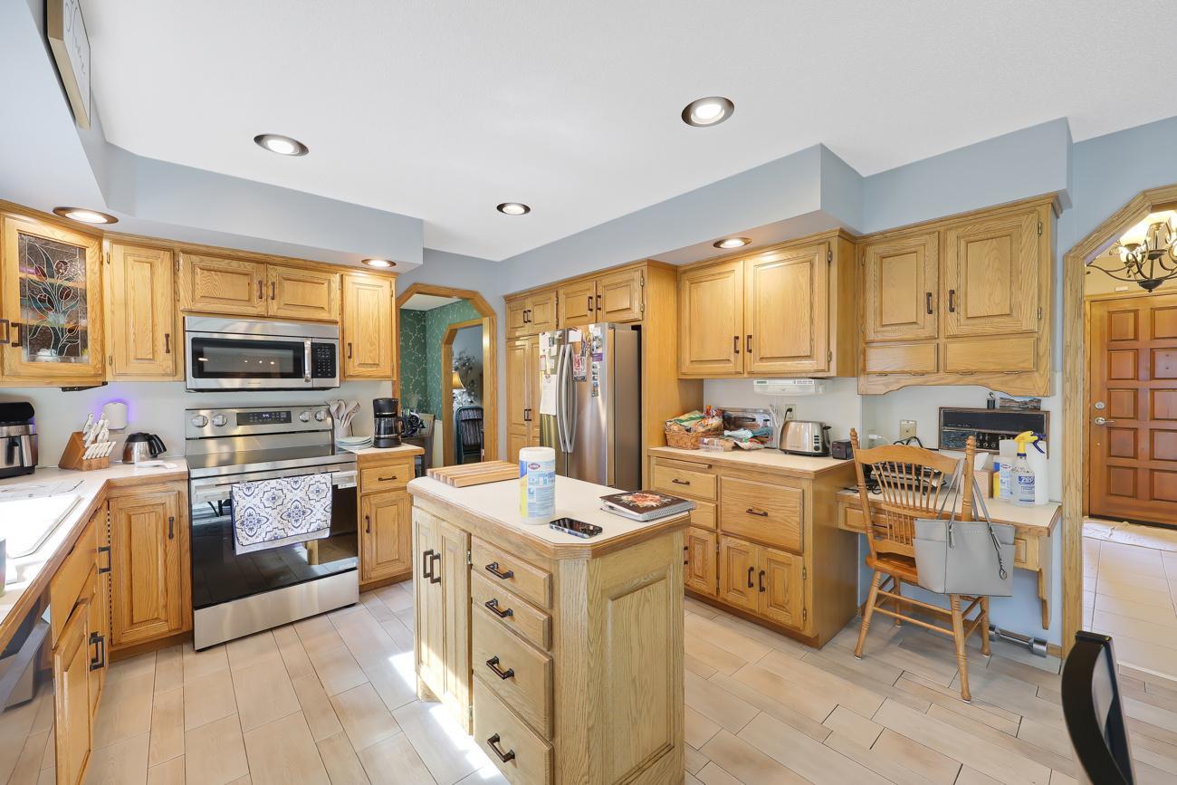 Plentiful cabinets & built-ins