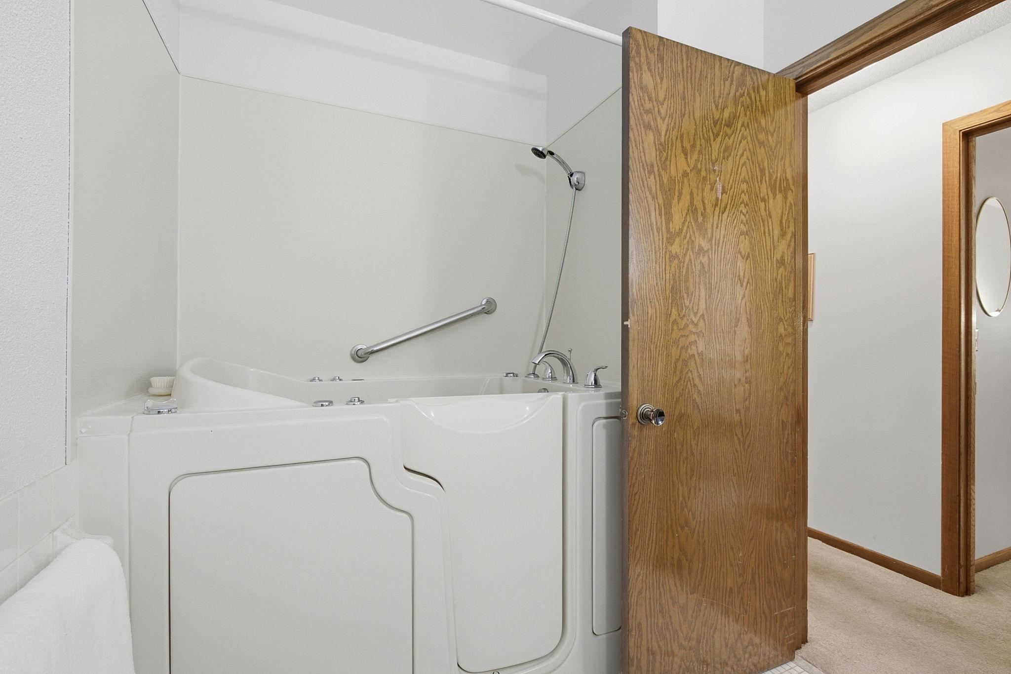 Main Bath Jacuzzi Tub