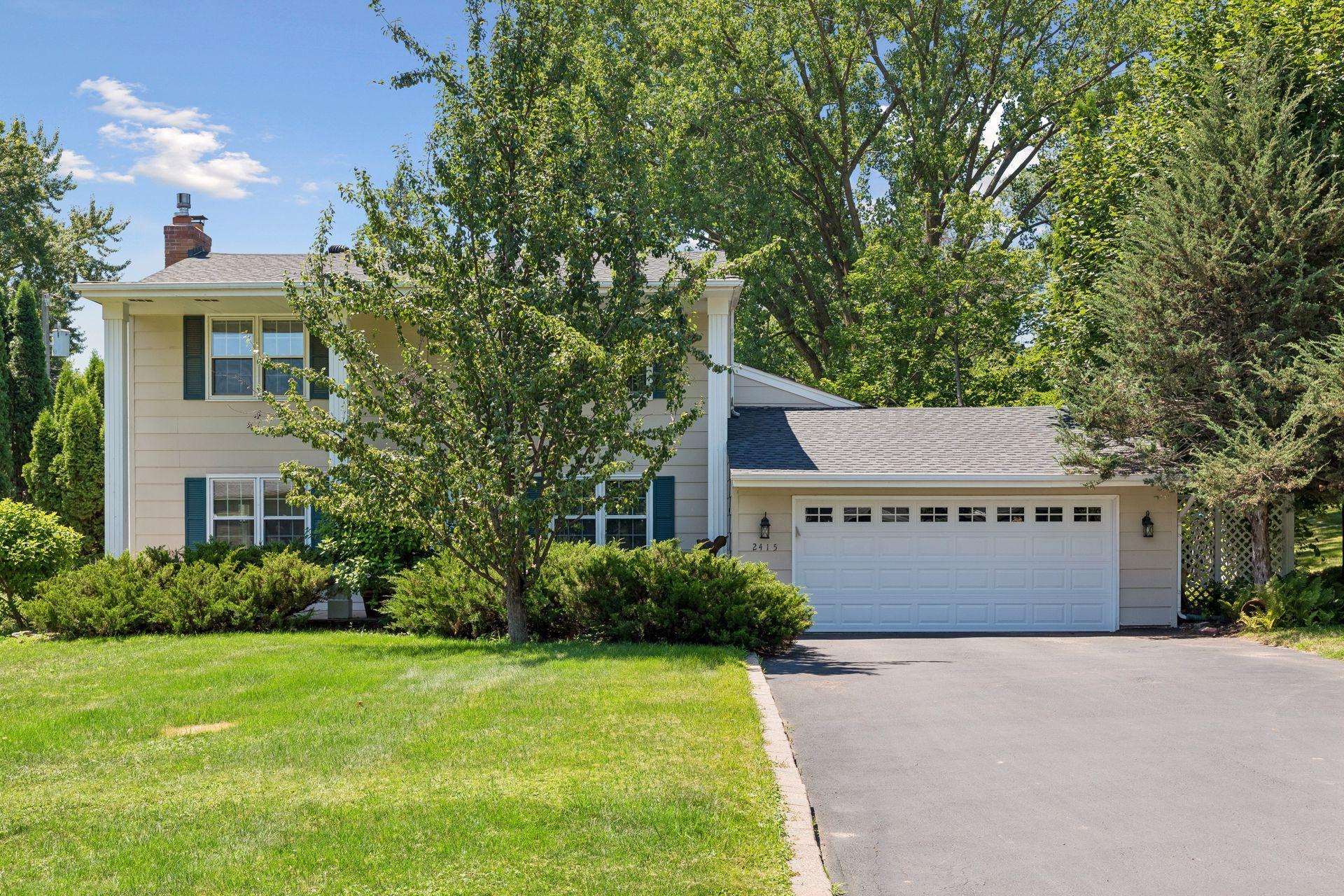 This home has one of the largest yards around! - 0003.jpg