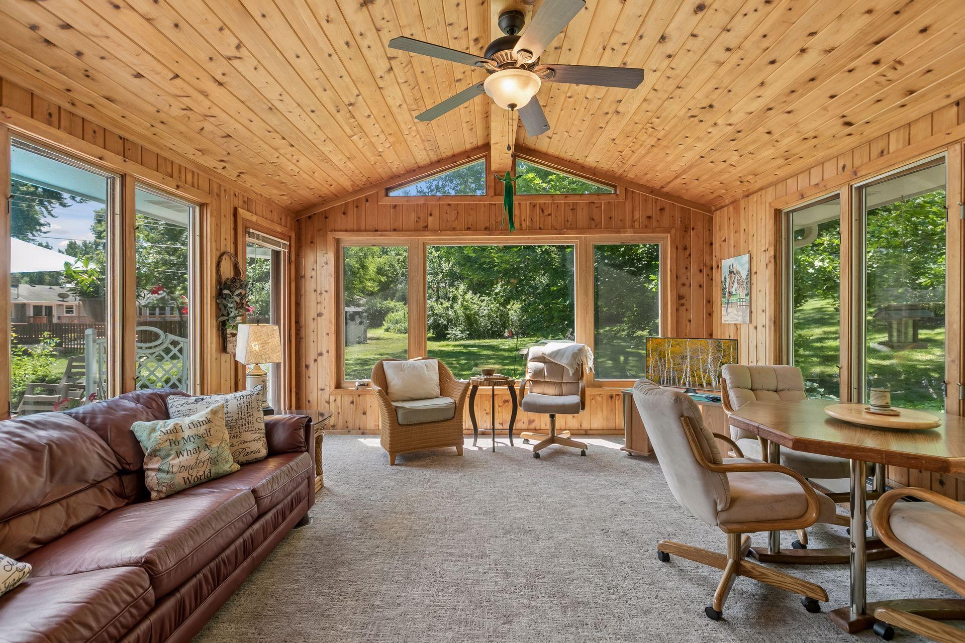 Have the feeling up being 'Up North' without ever leaving your home! Trust me, you are going to LOVE this room all season long!