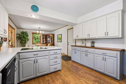 You'll have plenty of storage in this well appointed kitchen