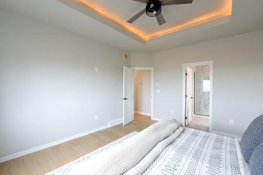 867 Harvest Circle, Horace, ND 58047