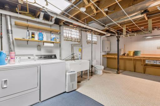 There is a third toilet tucked away in the laundry room.....always a convenient bonus when you have visitors.