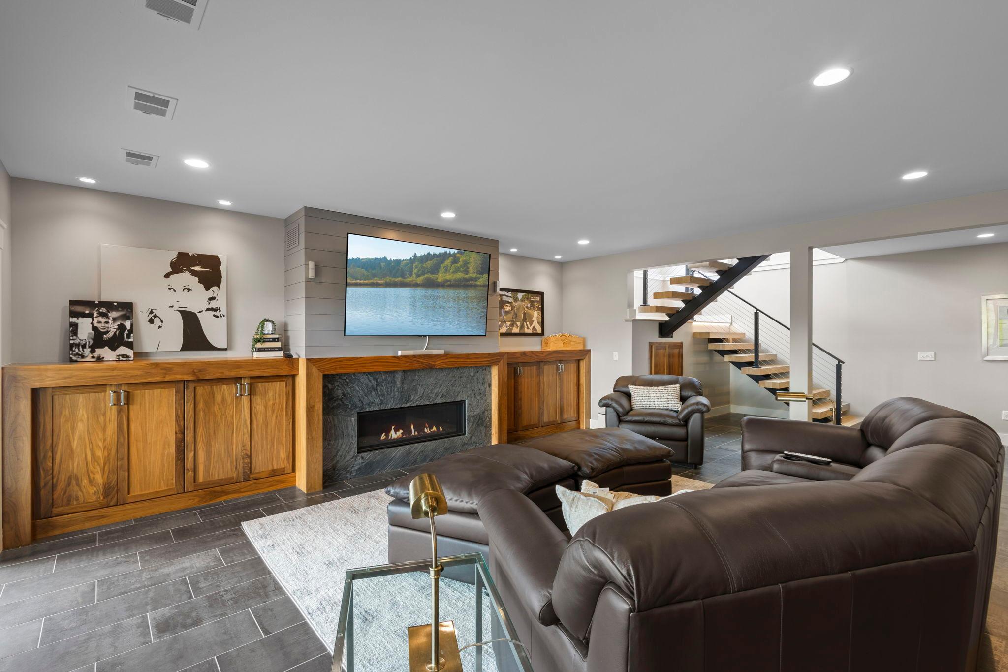 189-web-or-mls-7350 Inwood Way N-512.jpg