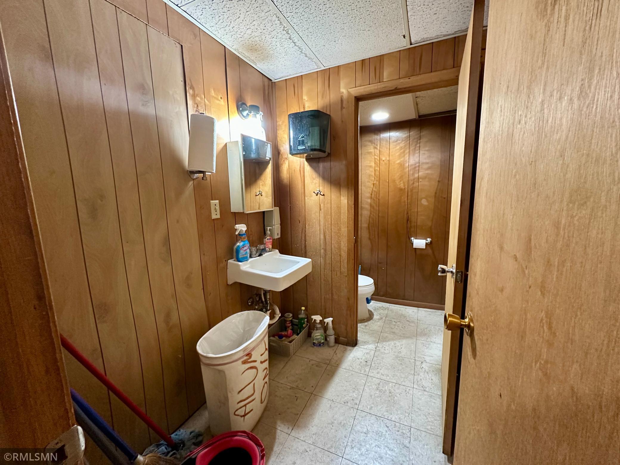 Liquor Store - basement bathroom