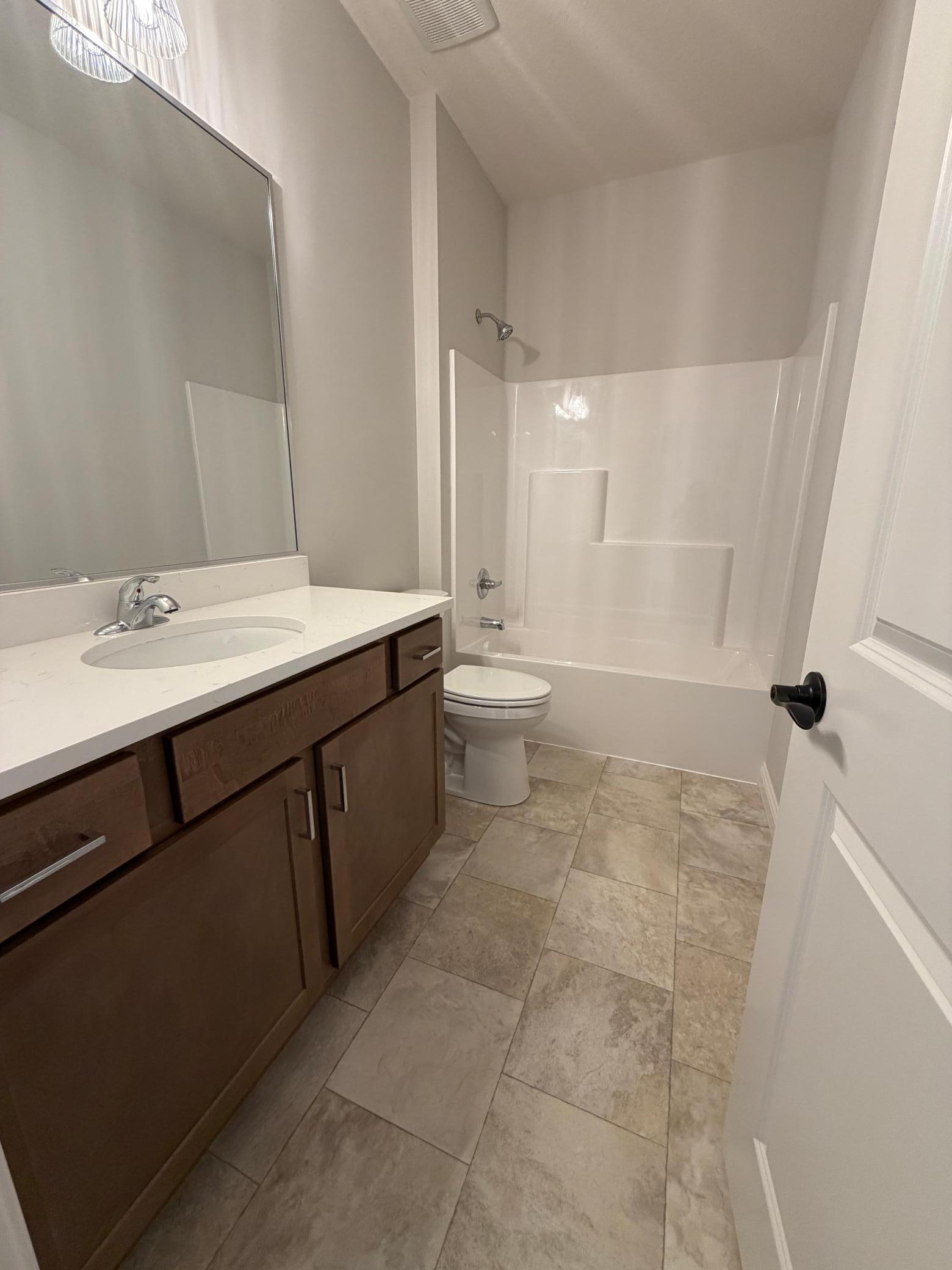 Bathroom 1.jpeg