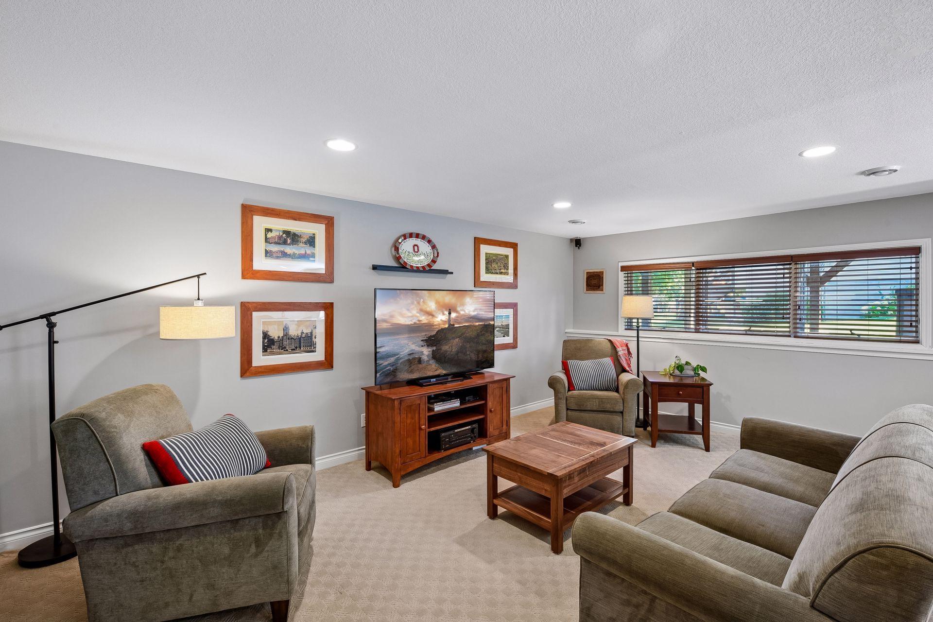 Lower level amusement room/family room
