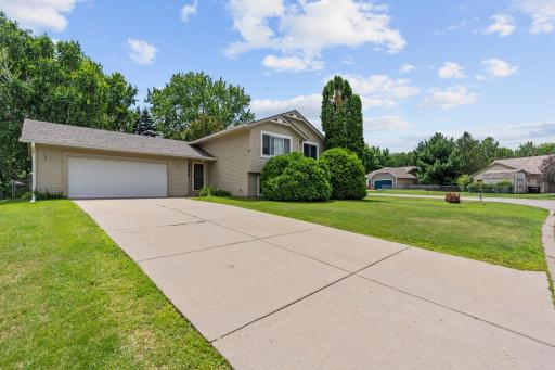 4-web-or-mls-7581 23rd St N-4.jpg
