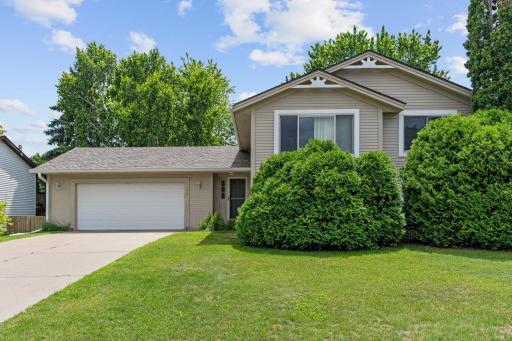 7581 23rd Street N, Saint Paul, MN 55128
