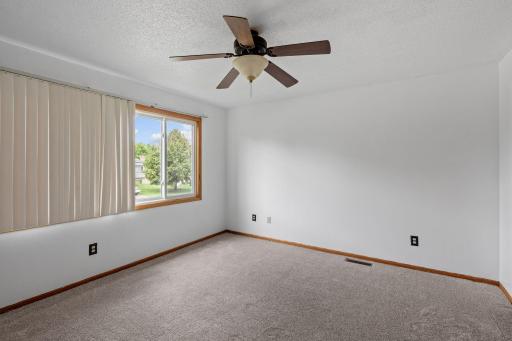 39-web-or-mls-7581 23rd St N-39.jpg